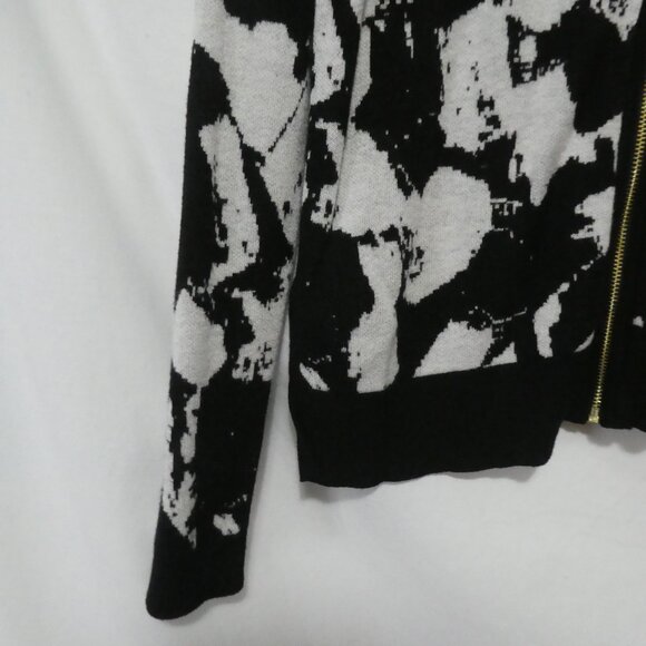 H&M | medium | Black and White Full Zip-Up Back Lightweight Sweater - Picture 12 of 14